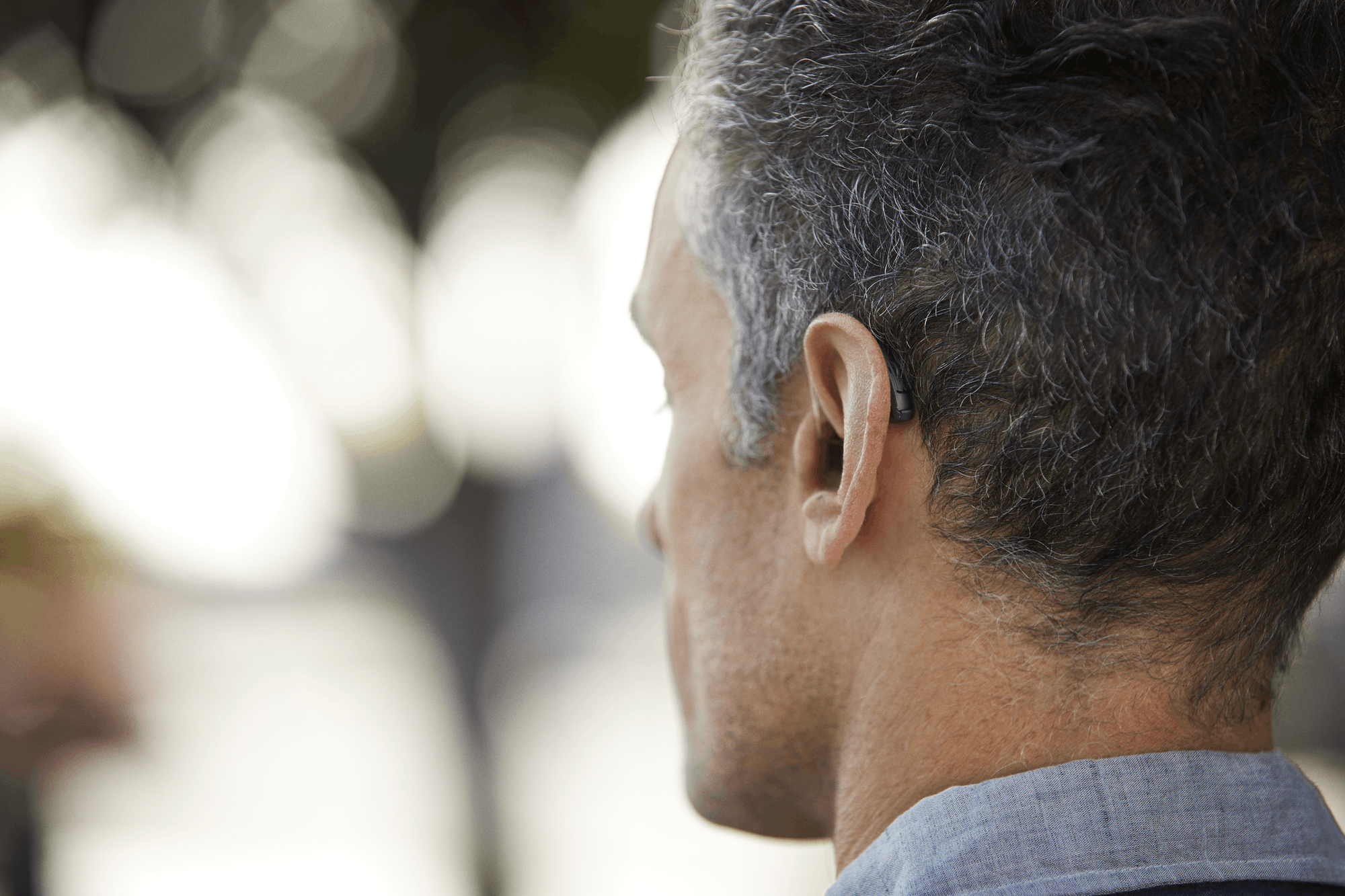 RIE 귀에 뒤에 남성